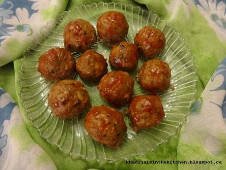 BOULETTES DE VIANDE CUITES AU FOUR / BAKED MEATBALLS / ALBÓNDIGAS HORNEADAS / كويرات الكفتة في الفرن BOULETTES DE VIANDE CUITES AU FOUR / BAKED MEATBALLS / ALBÓNDIGAS HORNEADAS / كويرات الكفتة في الفرن
