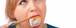 Las mujeres pueden comer sushi mientras están amamantando