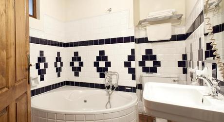 Las 5 Suites más románticas para este Otoño, con Chimenea y Jacuzzi!