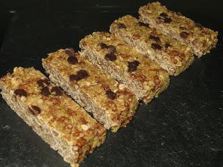 BARRITAS DE CEREALES Y CHOCOLATE BARRITAS DE CEREALES Y CHOCOLATE