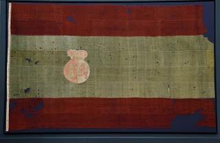 Exposición de la bandera  del navío «Príncipe de Asturias»: la bandera nacional más antigua que se conserva (OHCN).