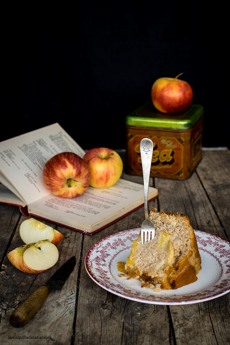 BIZCOCHO DE MANZANA EXTRA JUGOSO Y ESPONJOSO
