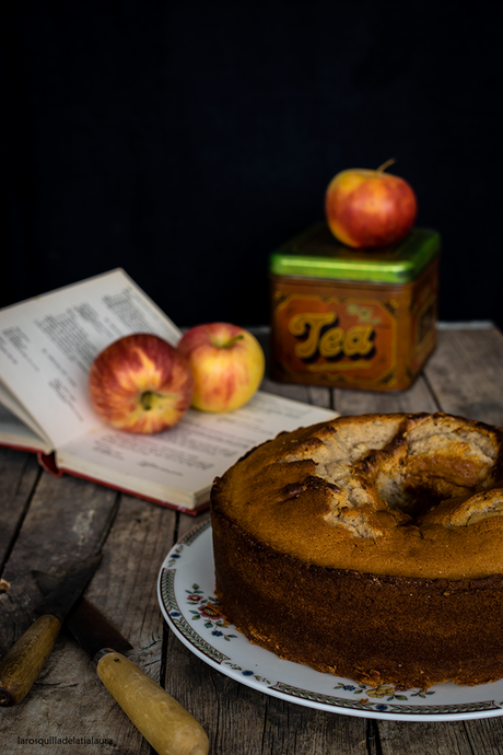 BIZCOCHO DE MANZANA EXTRA JUGOSO Y ESPONJOSO