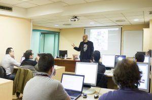 formador dando clase