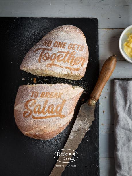 Lettering, humor y carbohidratos en estos anuncios para una panadería artesanal