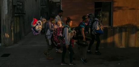Los desafíos de cubrir las separaciones familiares en la frontera de México y Estados Unidos