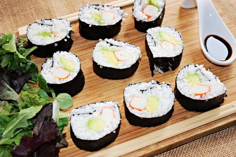 CÓMO HACER MAKI SUSHI CÓMO HACER MAKI SUSHI