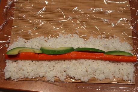 CÓMO HACER MAKI SUSHI CÓMO HACER MAKI SUSHI