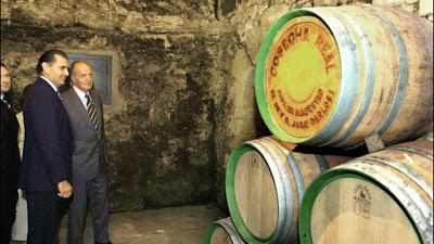 Artistas contra la monarquía, las catas del rey emérito y conatos de tensión frente al Congreso.