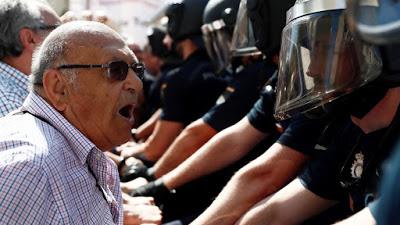 Artistas contra la monarquía, las catas del rey emérito y conatos de tensión frente al Congreso.