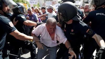 Artistas contra la monarquía, las catas del rey emérito y conatos de tensión frente al Congreso.