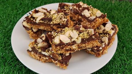 Barritas energéticas de avena y chocolate con frutos secos