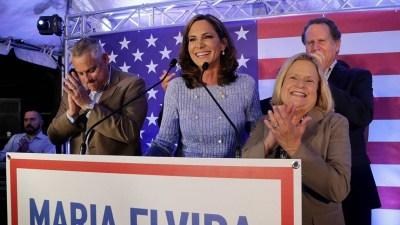 En la foto, al centro, María Elvira Salazar, la preferida de la mafia anticubana de Miami.