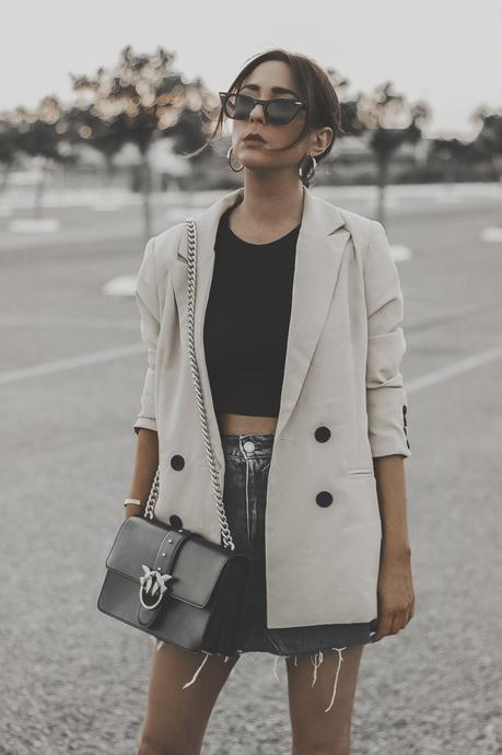 DENIM SKIRT+BASIC BLAZER - ¿CÓMO CREAR UN ARMARIO CÁPSULA?