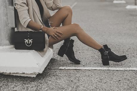 DENIM SKIRT+BASIC BLAZER - ¿CÓMO CREAR UN ARMARIO CÁPSULA?