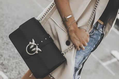 DENIM SKIRT+BASIC BLAZER - ¿CÓMO CREAR UN ARMARIO CÁPSULA?