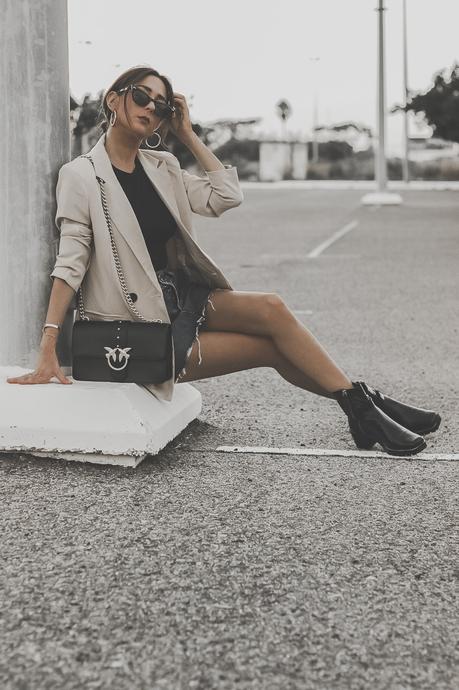 DENIM SKIRT+BASIC BLAZER - ¿CÓMO CREAR UN ARMARIO CÁPSULA?