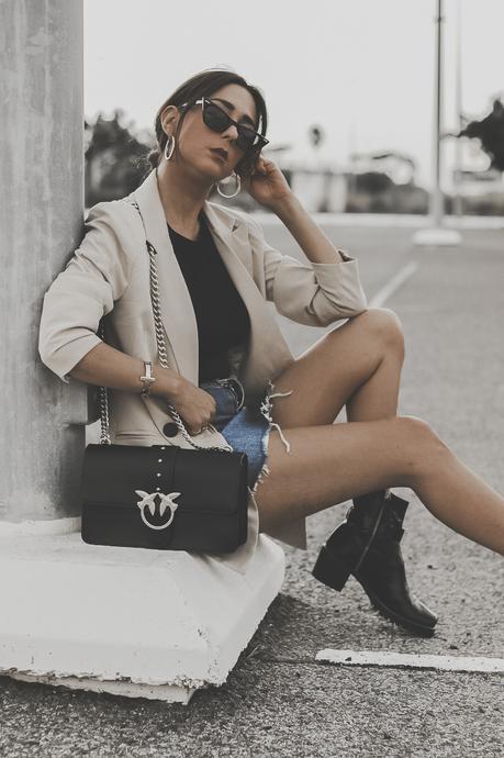 DENIM SKIRT+BASIC BLAZER - ¿CÓMO CREAR UN ARMARIO CÁPSULA?
