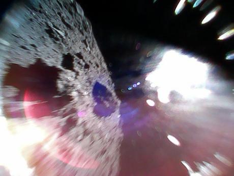 JAXA aterriza dos rovers en el asteroide Ryugu JAXA aterriza dos rovers en el asteroide Ryugu