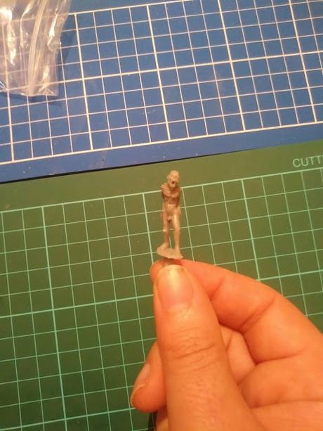 Foto-reseña Nigromante y Zombis de MOM Miniaturas Foto-reseña Nigromante y Zombis de MOM Miniaturas