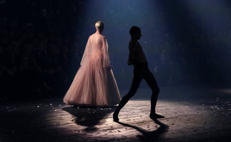 Dior inaugura con danza la semana de la moda de Paris