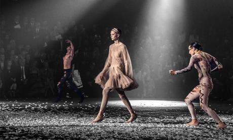 Dior inaugura con danza la semana de la moda de Paris