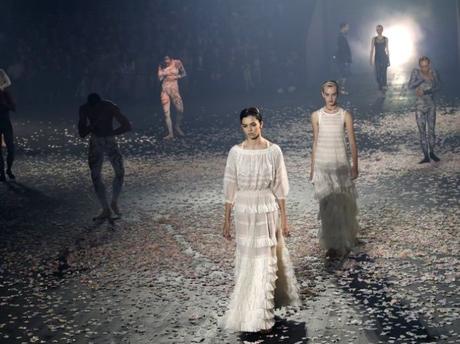 Dior inaugura con danza la semana de la moda de Paris