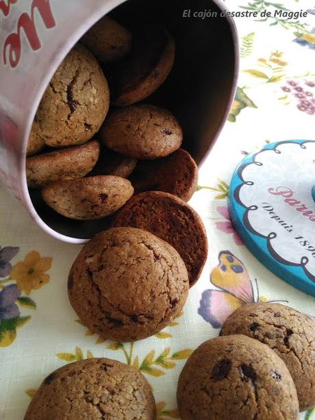 GALLETAS DE CHOCOLATE Y AVELLANAS