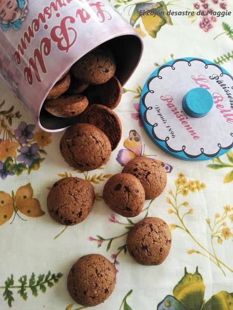 GALLETAS DE CHOCOLATE Y AVELLANAS