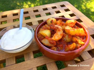 PATATAS CON SOBRASADA Y ALLIOLI