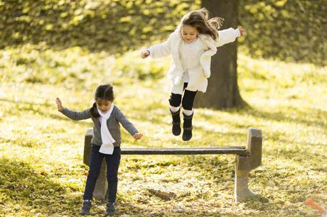 Razones por las que tu hijo debe caerse, ensuciarse y rasguñarse
