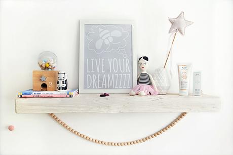 Decorar una habitación infantil suave y relajante.