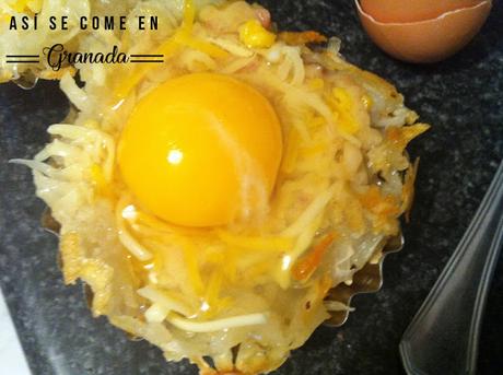 Nidos de patata rellenos de crema de jamón y huevo, juego de blogueros 2.0