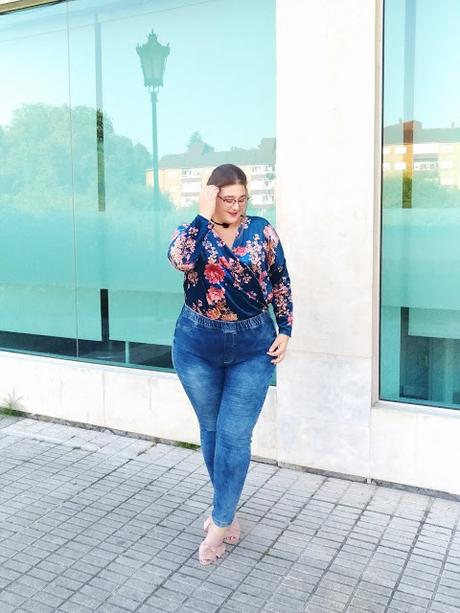 Guerra de Pantalones - MS Mode ~ Plus size woman Guerra de Pantalones - MS Mode ~ Plus size woman