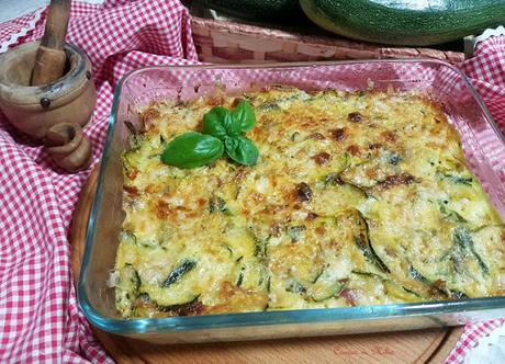 Pastel de calabacín con beicon y requesón