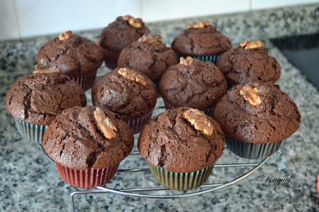Magdalenas con chocolate y nueces Magdalenas con chocolate y nueces