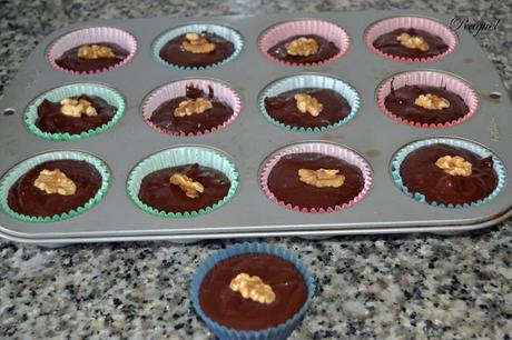 Magdalenas con chocolate y nueces Magdalenas con chocolate y nueces