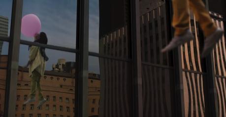 Todo se vuelve gigante en el nuevo anuncio del iPhone XS