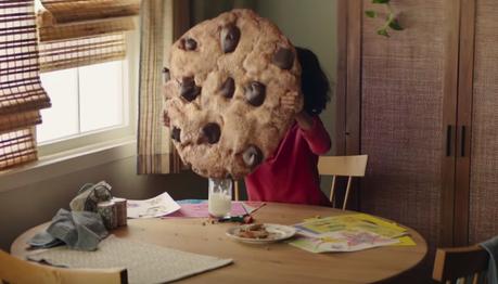 Todo se vuelve gigante en el nuevo anuncio del iPhone XS