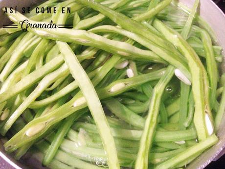 Tallarines de judias verdes con buñuelos de langostinos