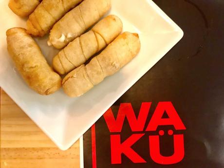 Comer rico con los amigos: Wakü House