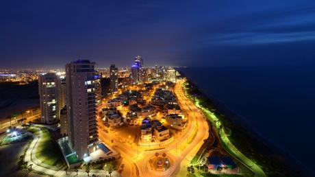 Netanya y su playa, en el centro de Israel, vistas desde el aire. Foto de Mendy Hechtman/FLASH90. 10 fotos de Israel cuando se oculta el sol