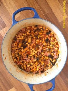 GARBANZOS CON CAMAGROCS Y BUTIFARRA GARBANZOS CON CAMAGROCS Y BUTIFARRA