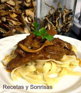 GARBANZOS CON CAMAGROCS Y BUTIFARRA GARBANZOS CON CAMAGROCS Y BUTIFARRA