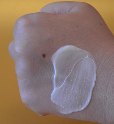 “Soft Airy UV Essence” de KLAIRS en WISHTREND - ¿el mejor protector solar? (From Asia With Love)