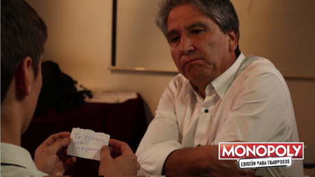 Sr. Monopoly y tío Emilio se unen para pillar a los tramposos. Jajajajaja