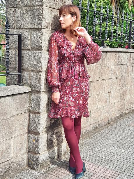 MIS LOOKS- VESTIDO DE FLORES Y ABRIGO EN GRANATE