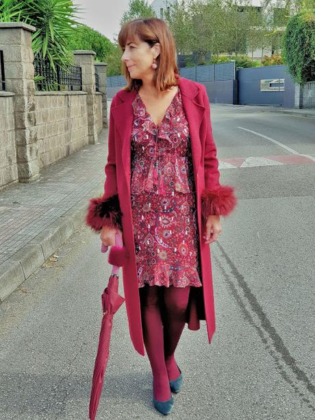 MIS LOOKS- VESTIDO DE FLORES Y ABRIGO EN GRANATE MIS LOOKS- VESTIDO DE FLORES Y ABRIGO EN GRANATE