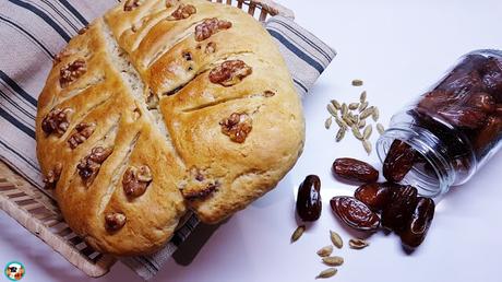 Pan de ron miel con nueces y dátiles