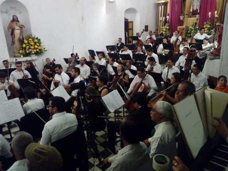 Orquesta Sinfónica de SLP ofreció concierto en Exconvento de San Agustín de Xilitla